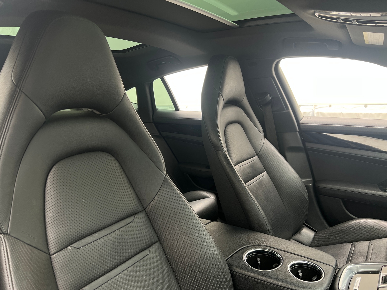 Thumbnail: 2020 Porsche Panamera - 2