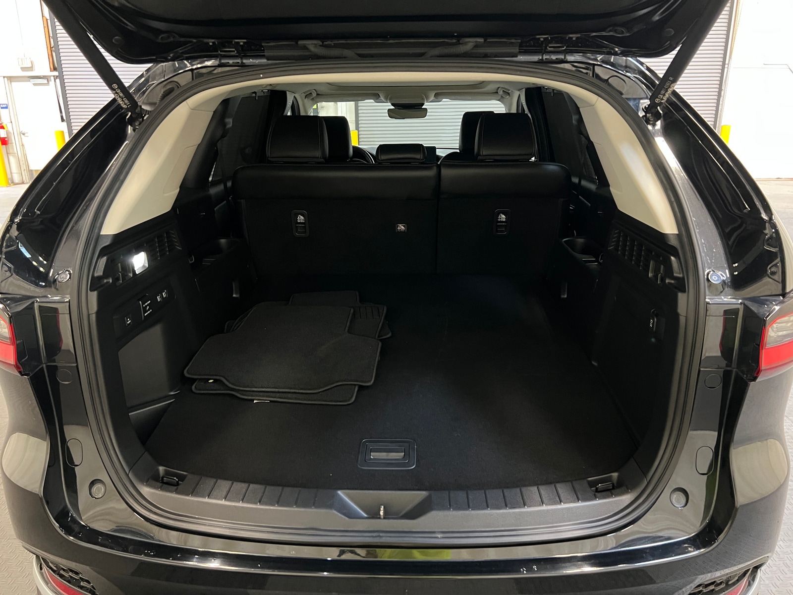 Thumbnail: 2025 Mazda CX-70 - 6