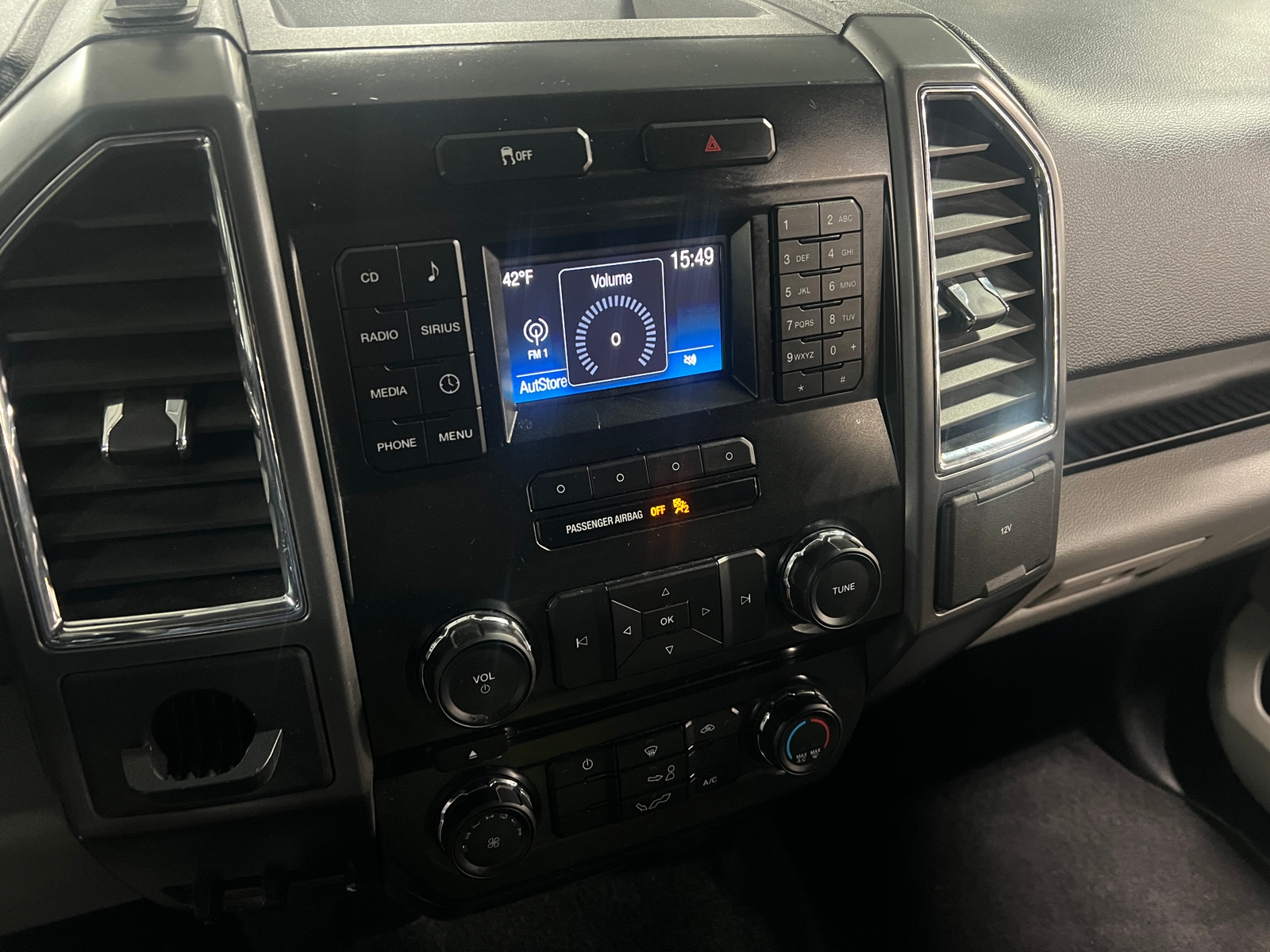 Thumbnail: 2016 Ford Econoline - 4