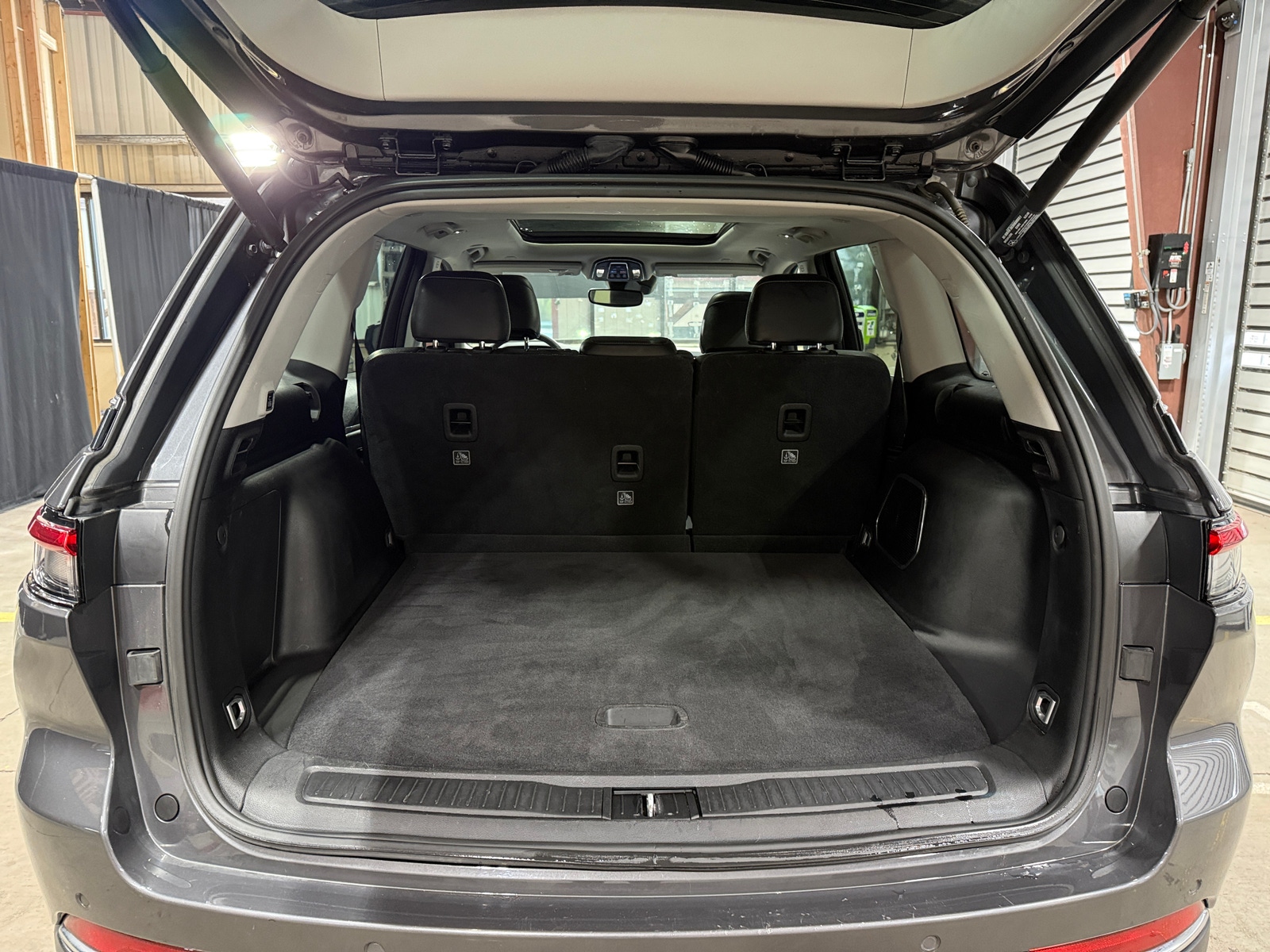 Thumbnail: 2022 Jeep Grand Cherokee - 6