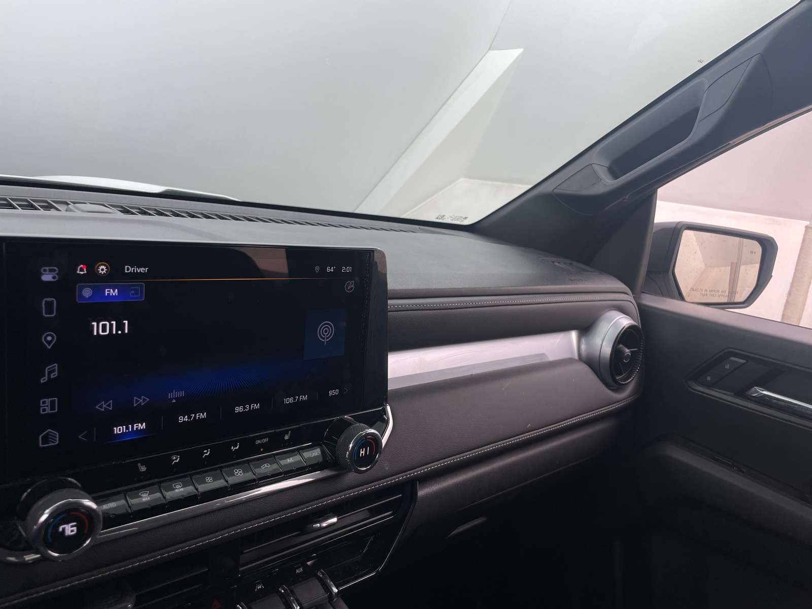 Thumbnail: 2024 Chevrolet Colorado - 4