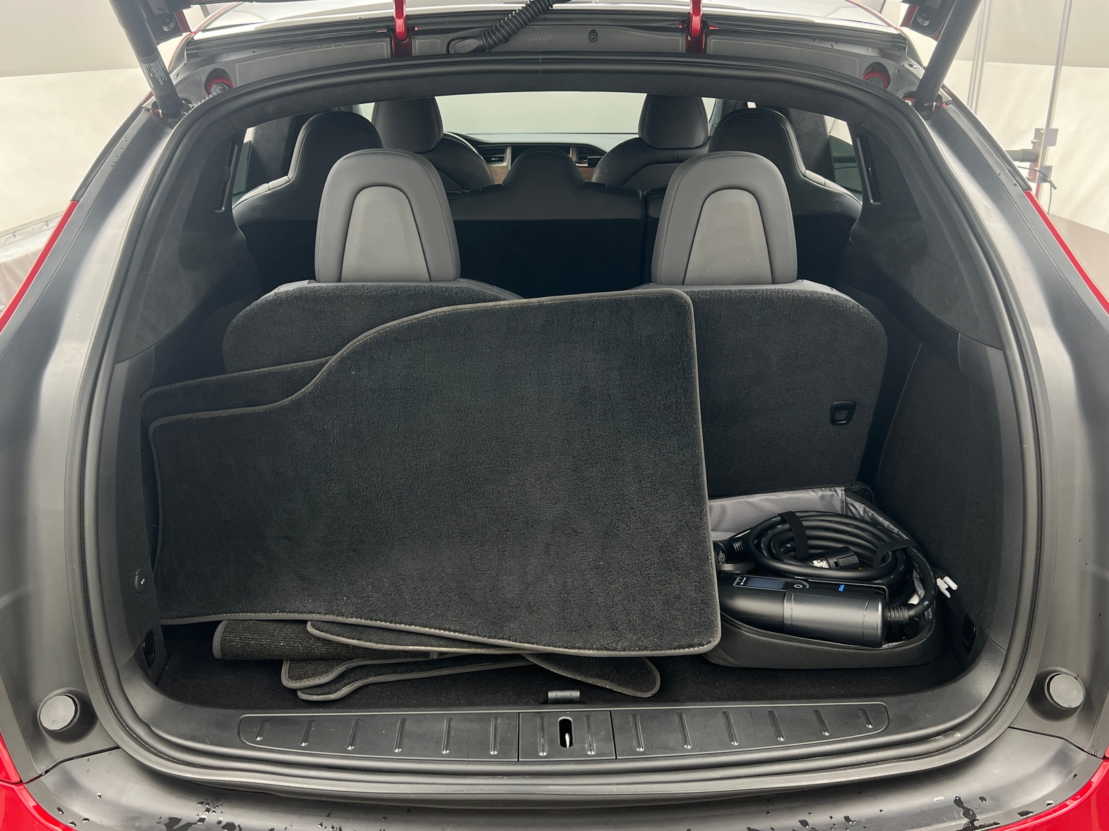 Thumbnail: 2020 Tesla Model X - 6