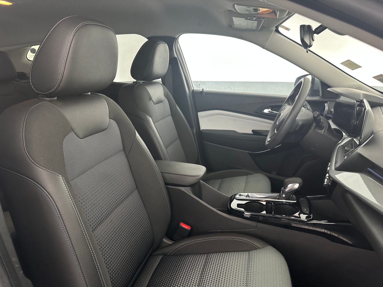 Thumbnail: 2025 Chevrolet Trax - 2