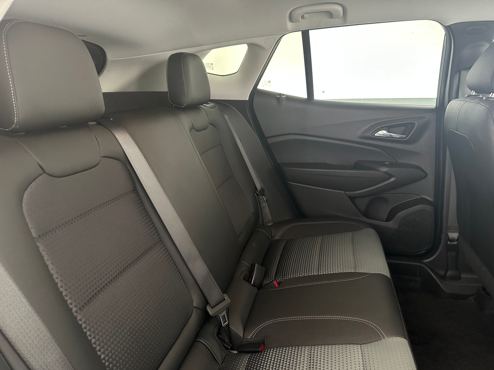 Thumbnail: 2025 Chevrolet Trax - 6