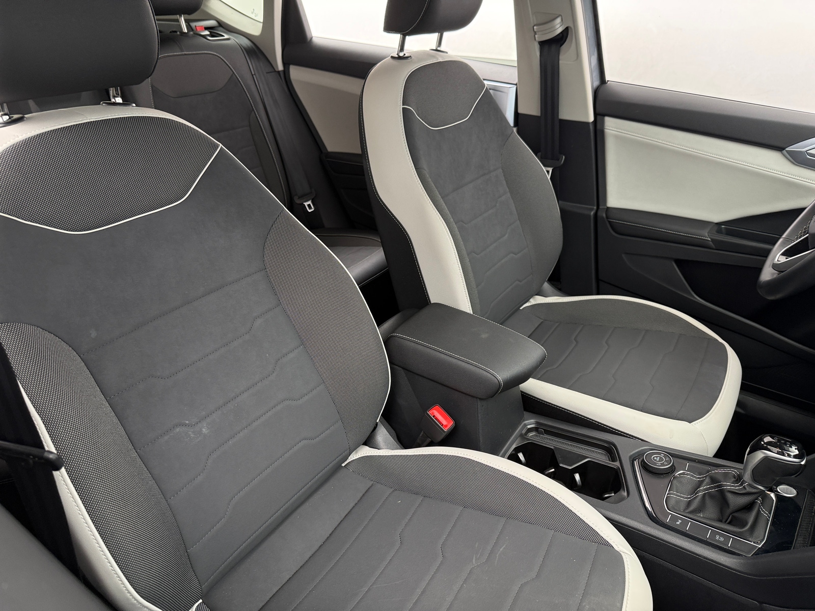 Thumbnail: 2025 Volkswagen Taos - 2