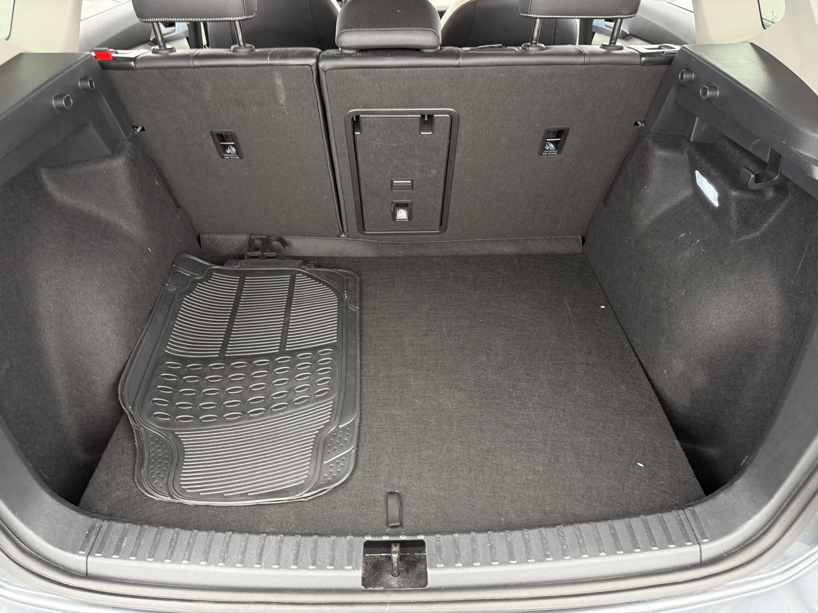 Thumbnail: 2025 Volkswagen Taos - 7