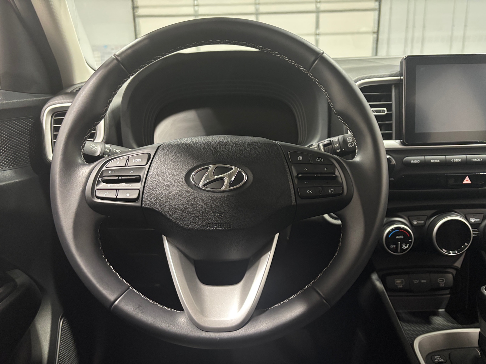 Thumbnail: 2025 Hyundai Venue - 5