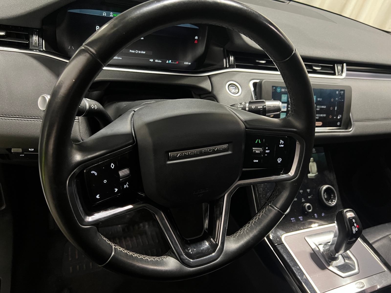 Thumbnail: 2021 Land Rover Range Rover Evoque - 4