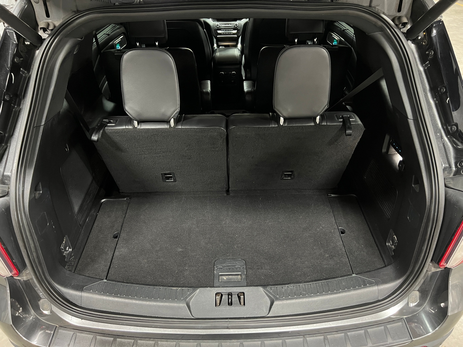 Thumbnail: 2020 Ford Explorer - 6