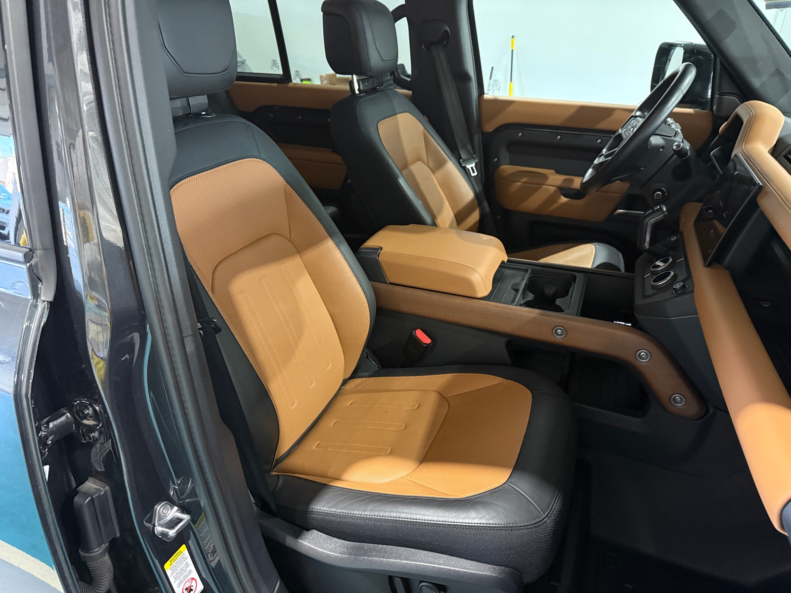 Thumbnail: 2024 Land Rover Defender - 2