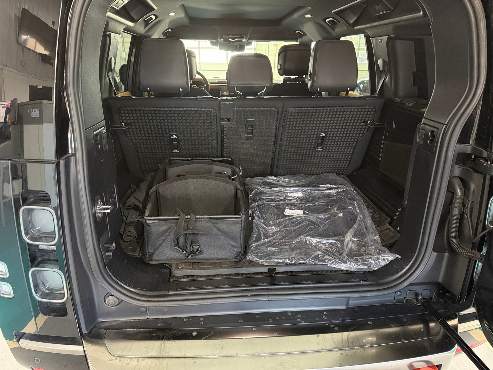 Thumbnail: 2024 Land Rover Defender - 7