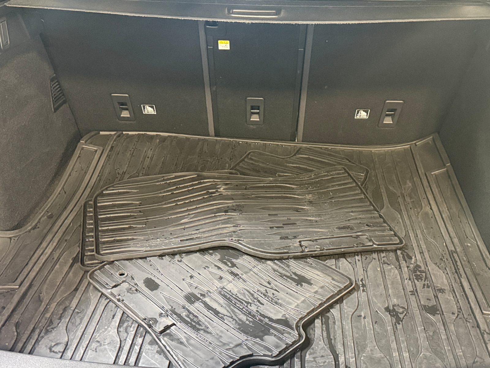 Thumbnail: 2018 Land Rover Range Rover Velar - 6