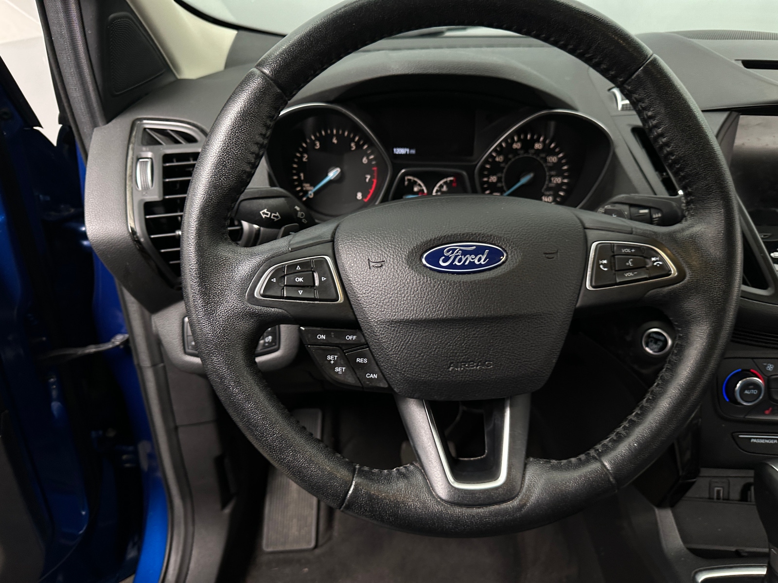 Thumbnail: 2017 Ford Escape - 4