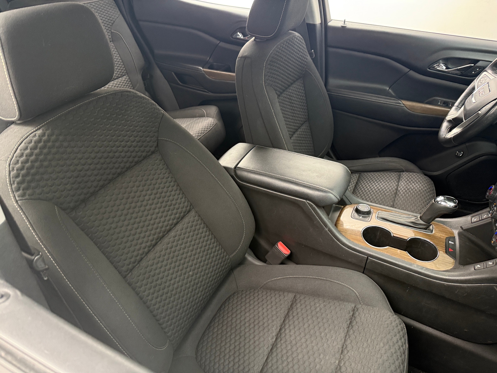 Thumbnail: 2018 GMC Acadia - 2