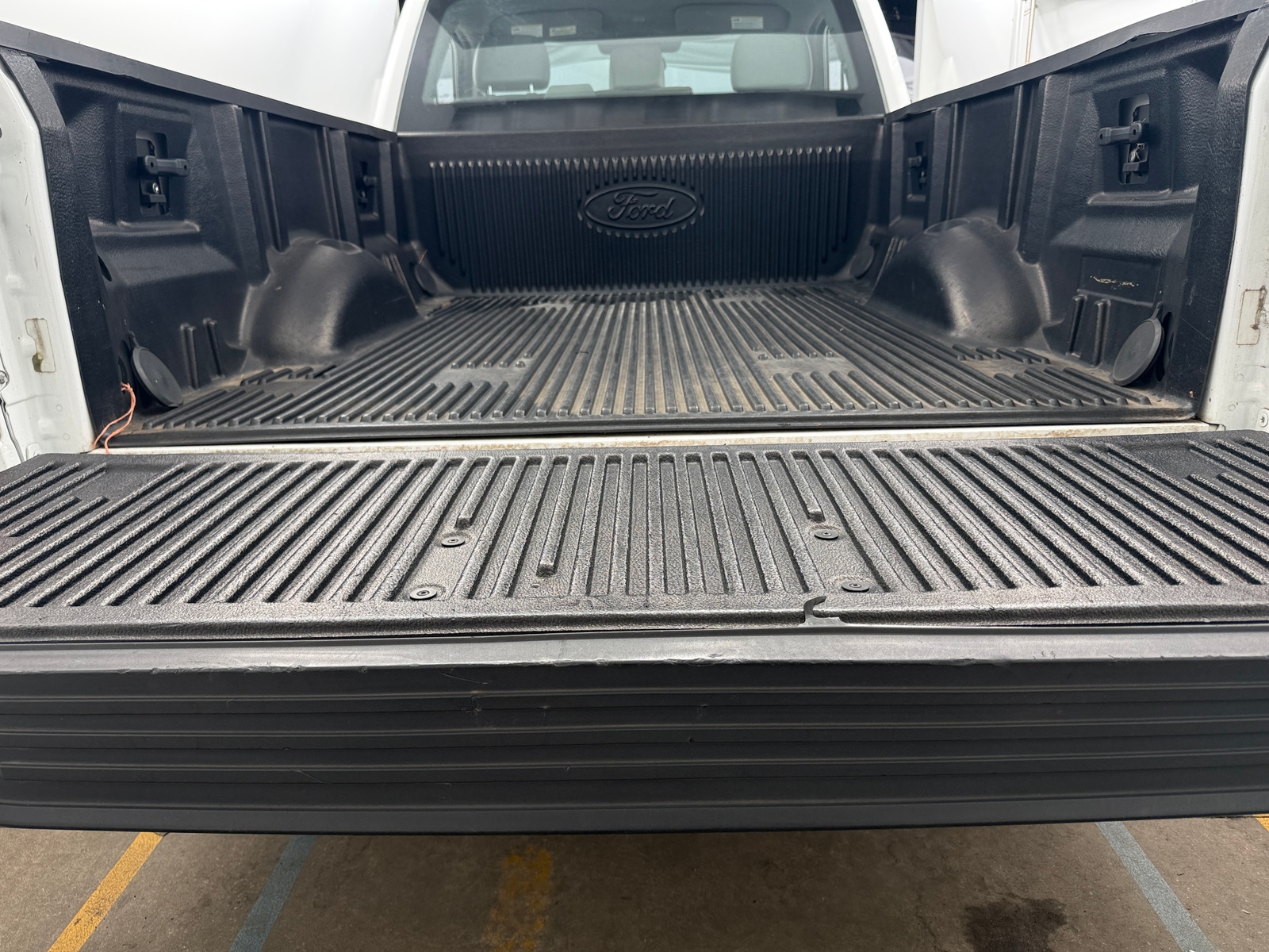 Thumbnail: 2015 Ford Econoline - 6