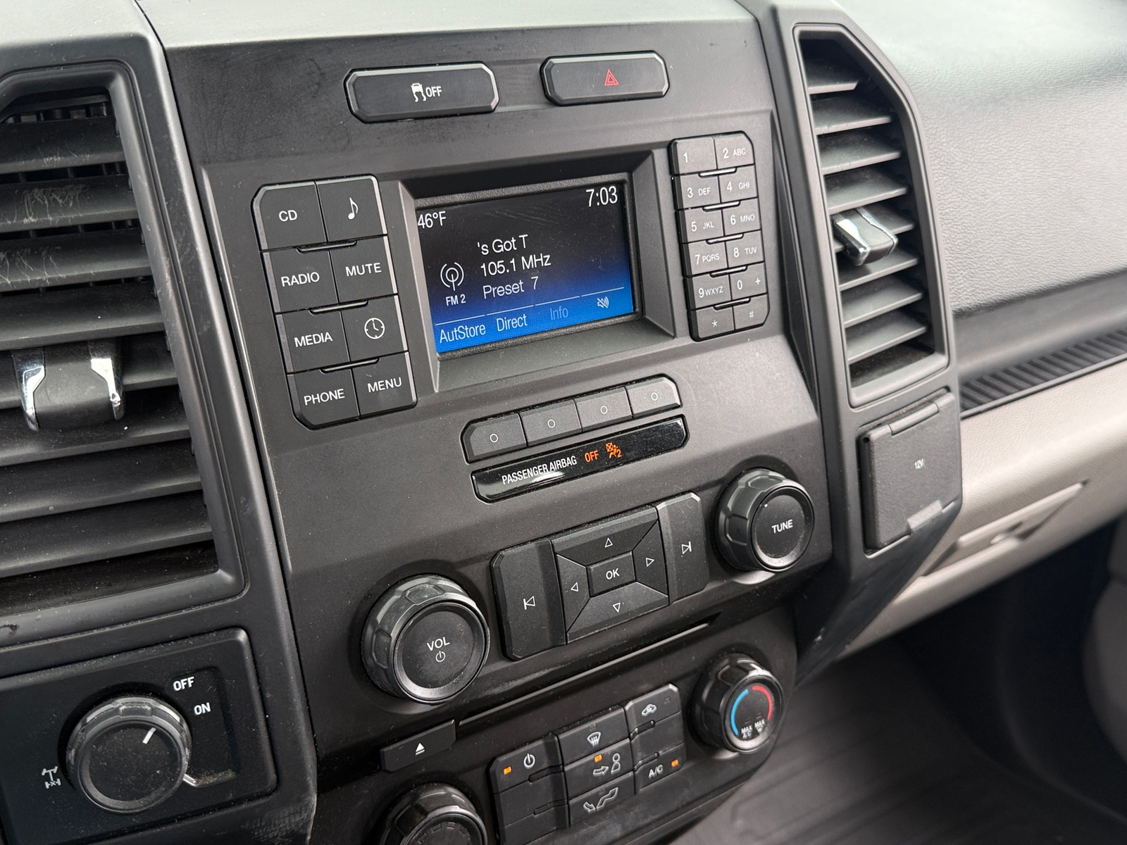 Thumbnail: 2015 Ford Econoline - 4