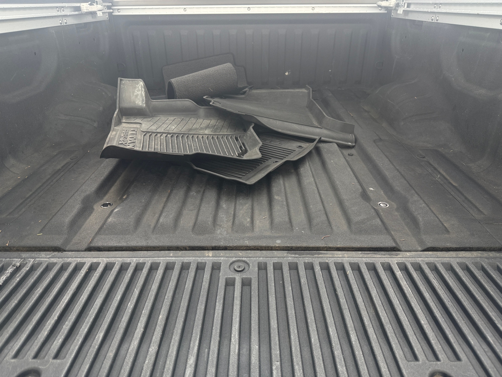 Thumbnail: 2022 Nissan Titan - 6