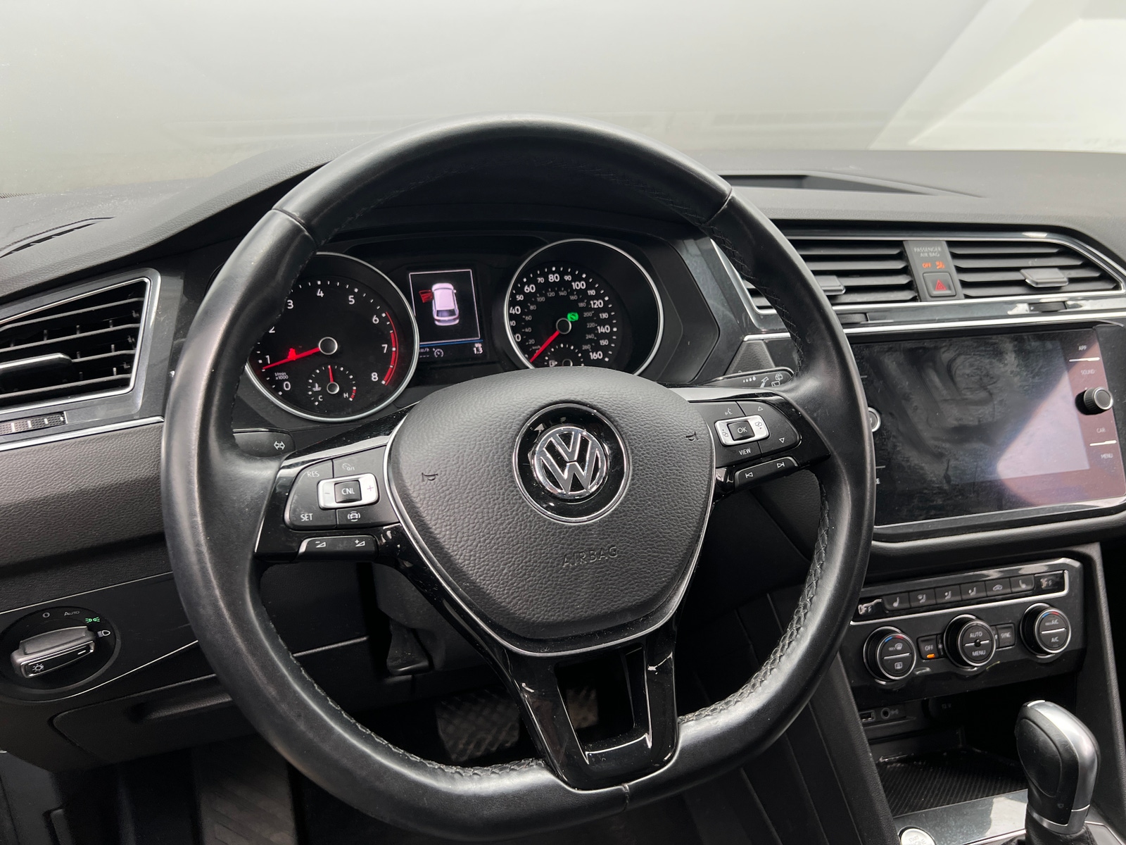 Thumbnail: 2019 Volkswagen Tiguan - 4