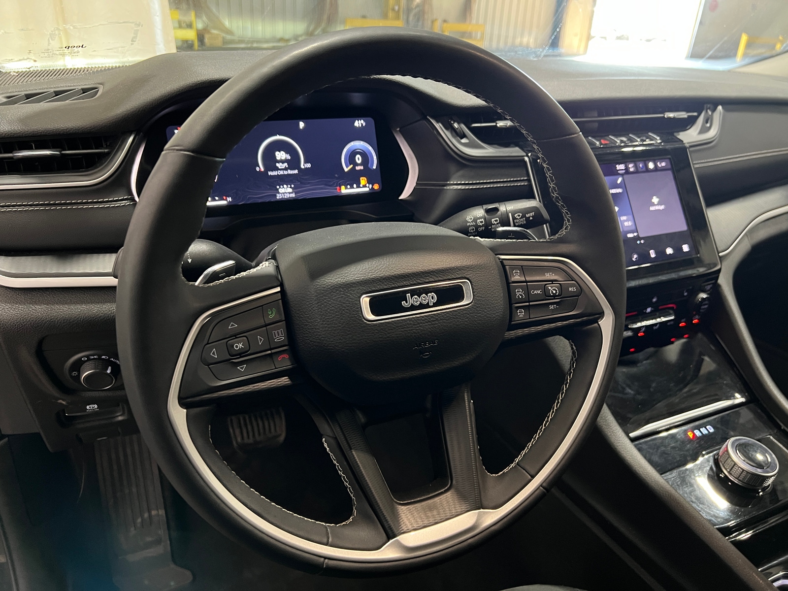 Thumbnail: 2023 Jeep Grand Cherokee L - 5