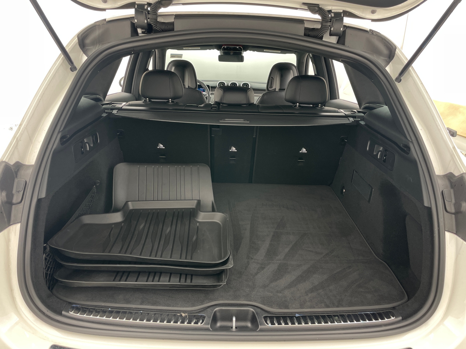 Thumbnail: 2025 Mercedes-Benz GLC - 6