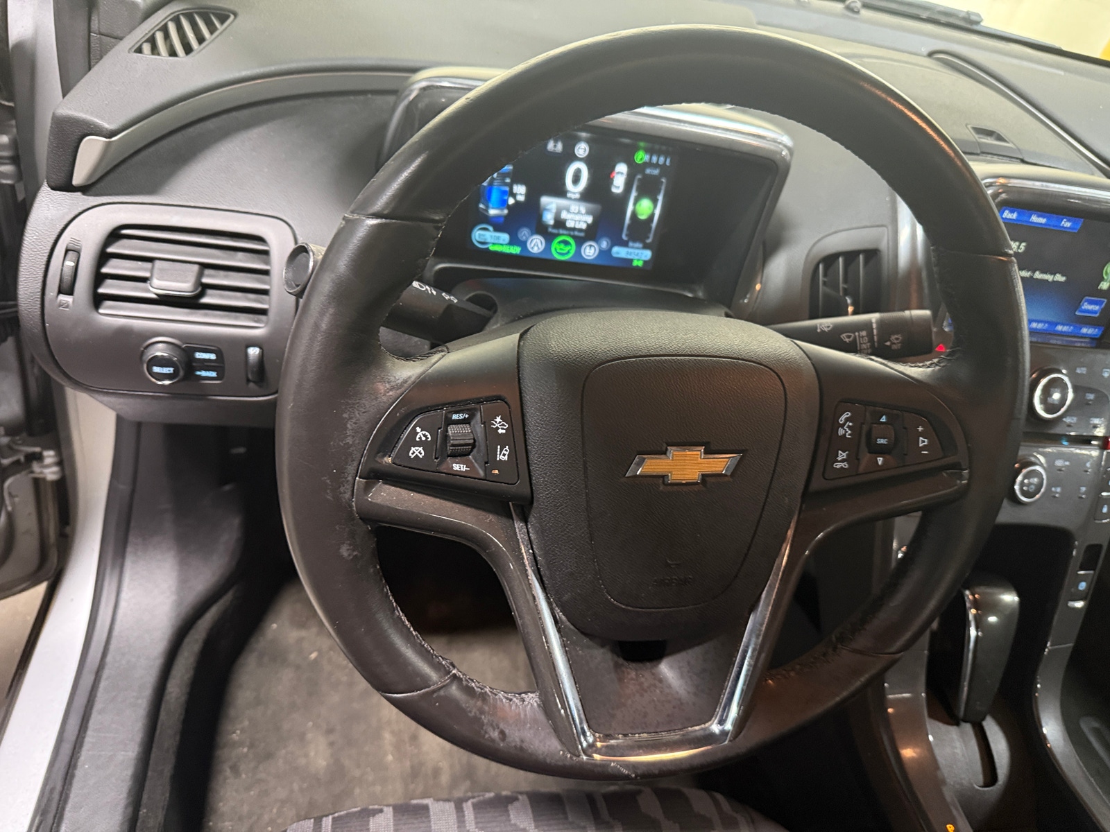 Thumbnail: 2014 Chevrolet Volt - 5