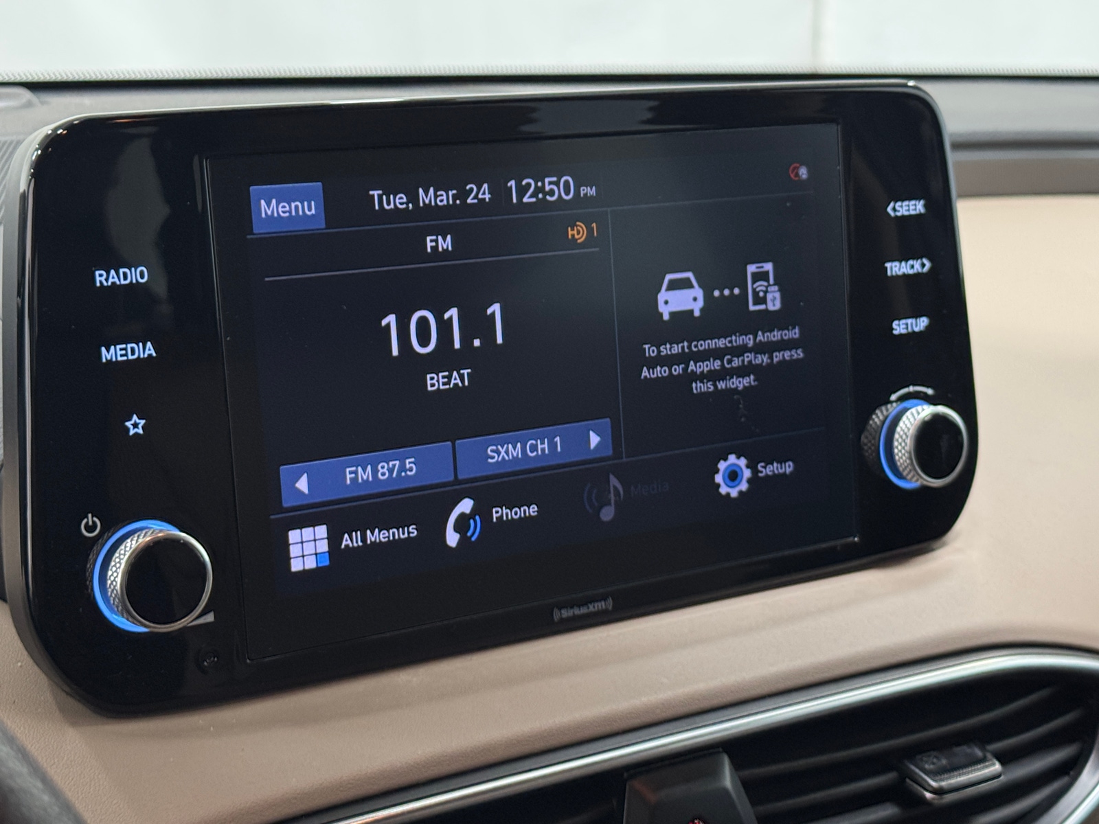 Thumbnail: 2022 Hyundai Santa Fe - 4