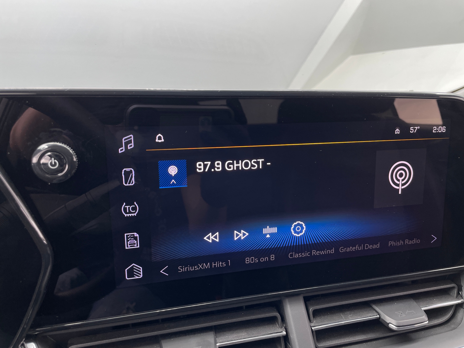 Thumbnail: 2025 Chevrolet Trax - 4