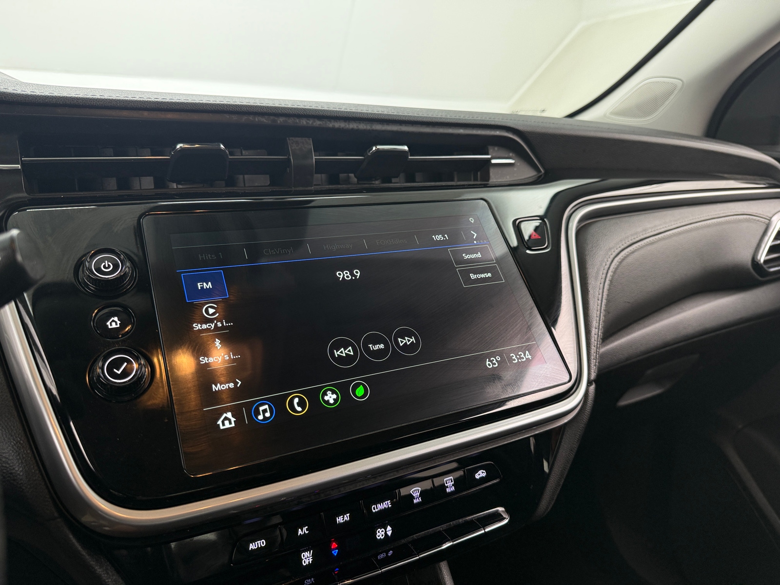 Thumbnail: 2023 Chevrolet Bolt EUV - 4