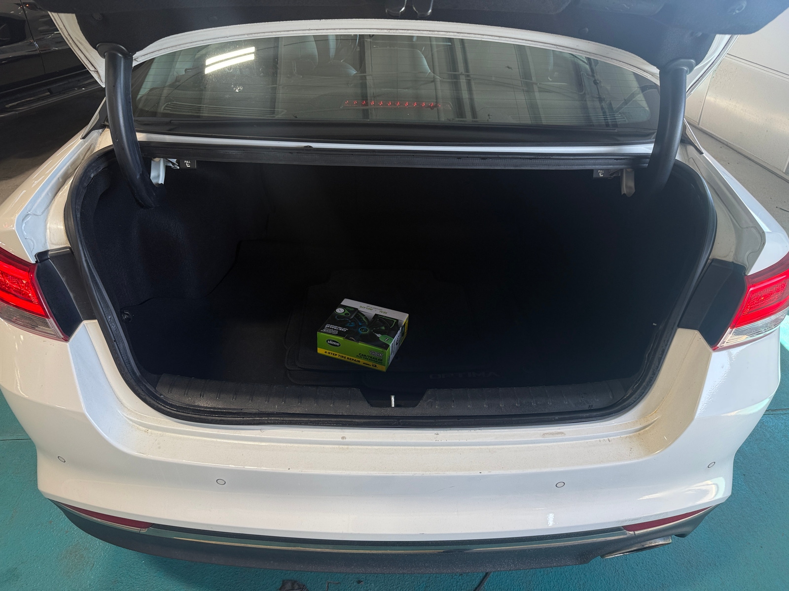 Thumbnail: 2016 Kia Optima - 6