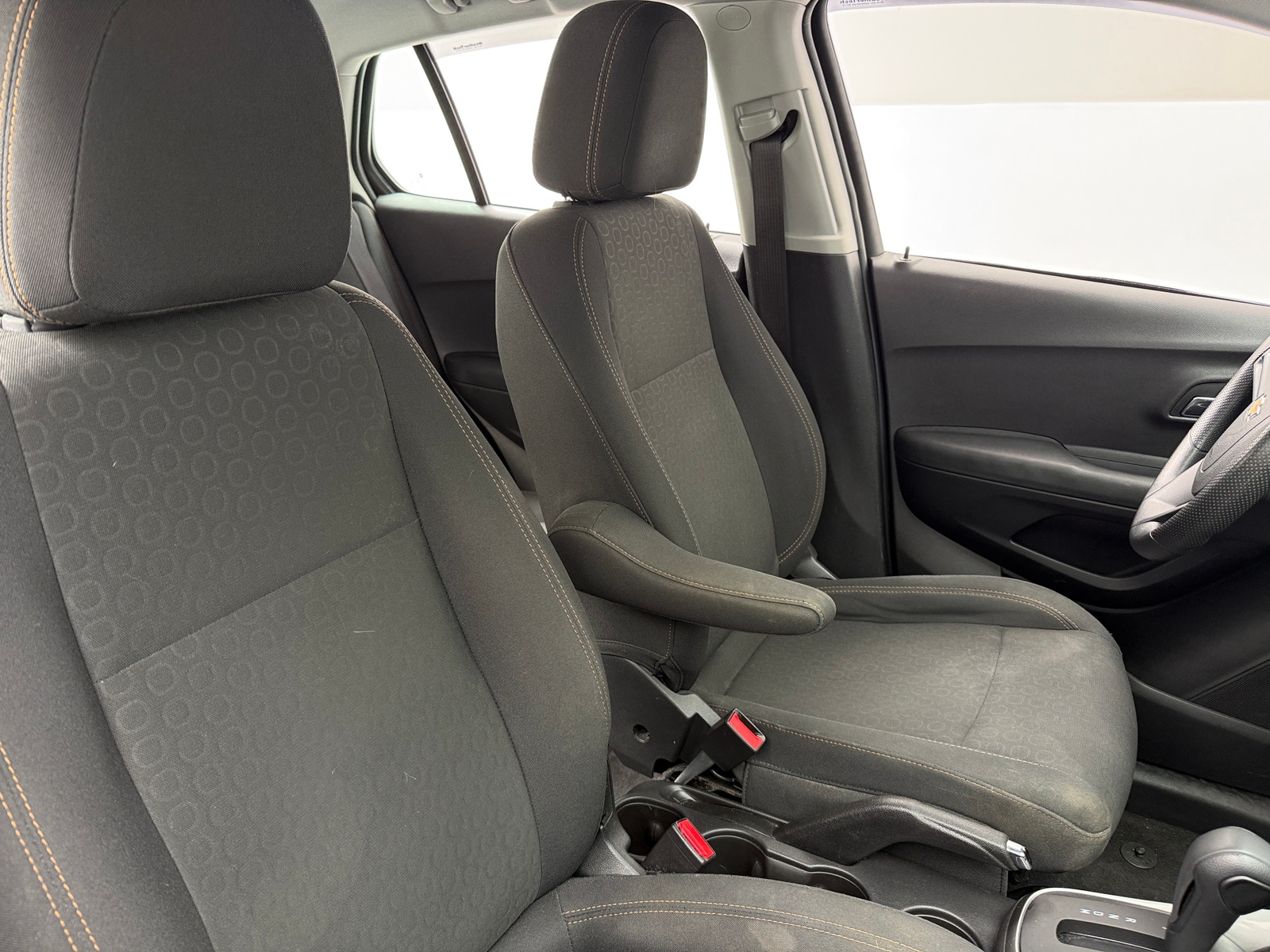 Thumbnail: 2017 Chevrolet Trax - 2