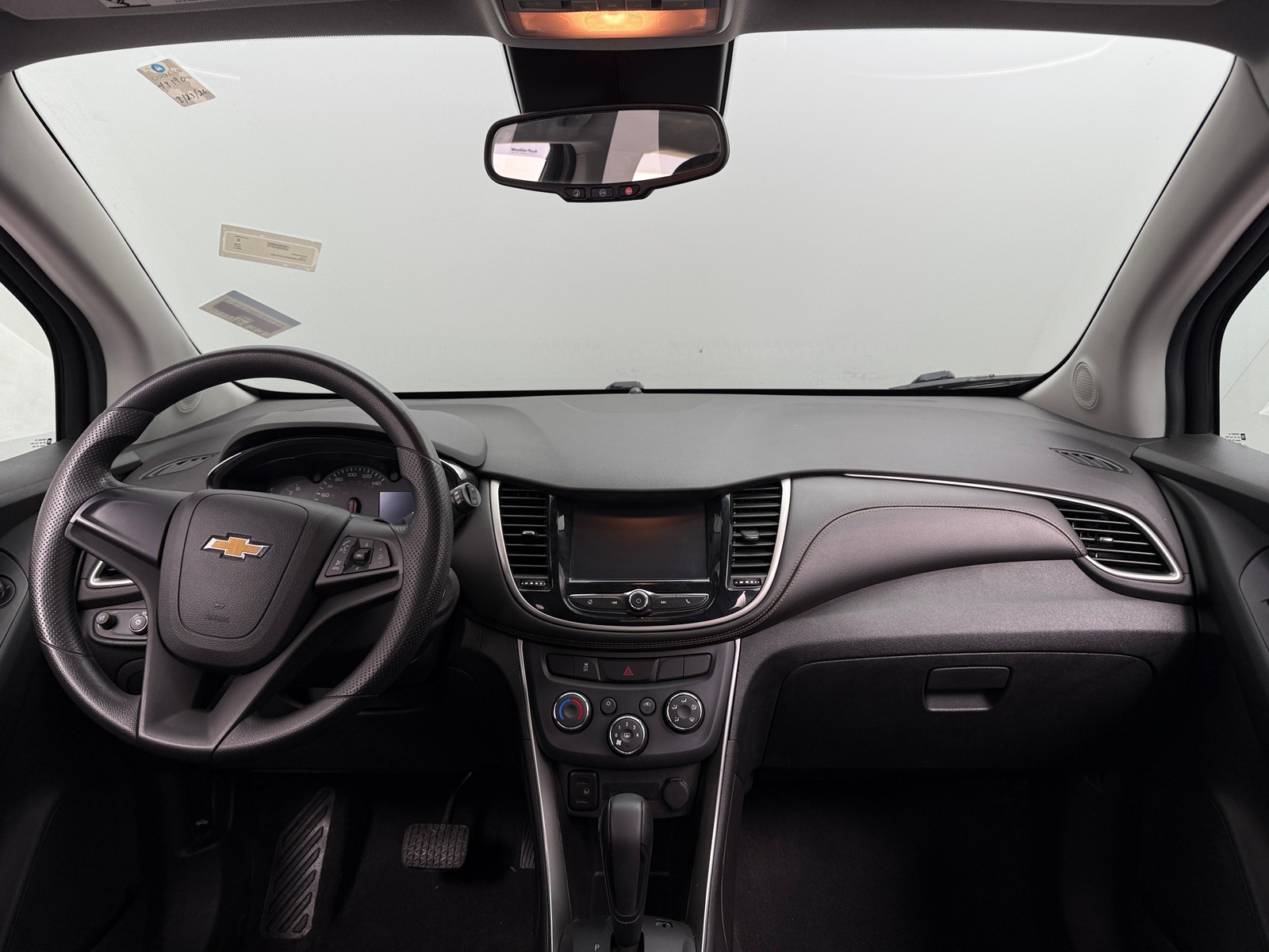 Thumbnail: 2017 Chevrolet Trax - 3