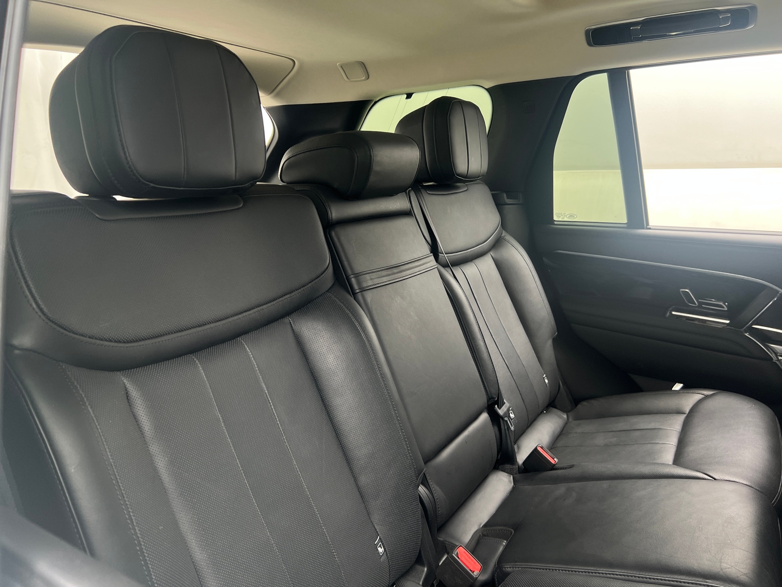 Thumbnail: 2022 Land Rover Range Rover - 5