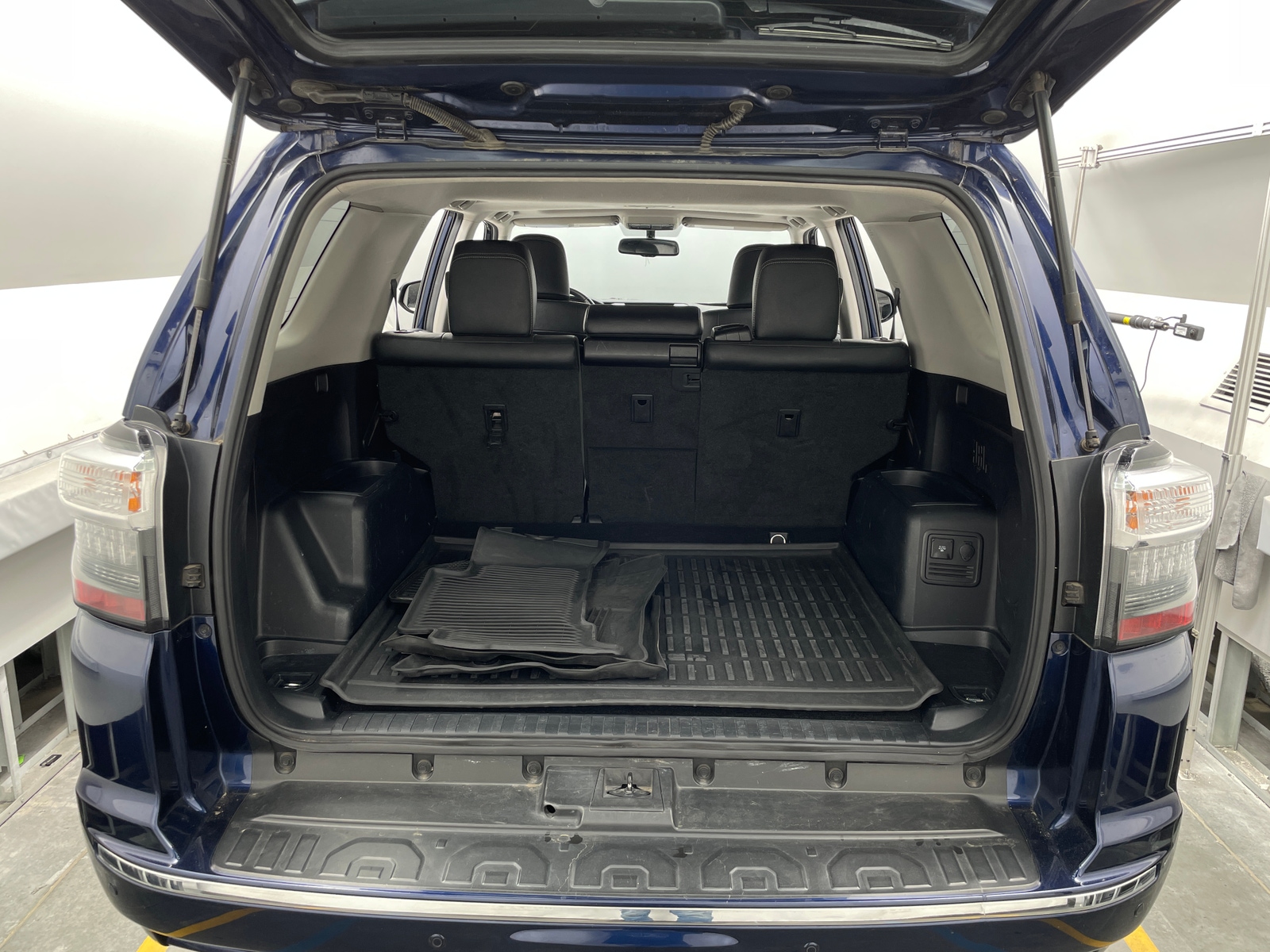 Thumbnail: 2017 Toyota 4Runner - 7