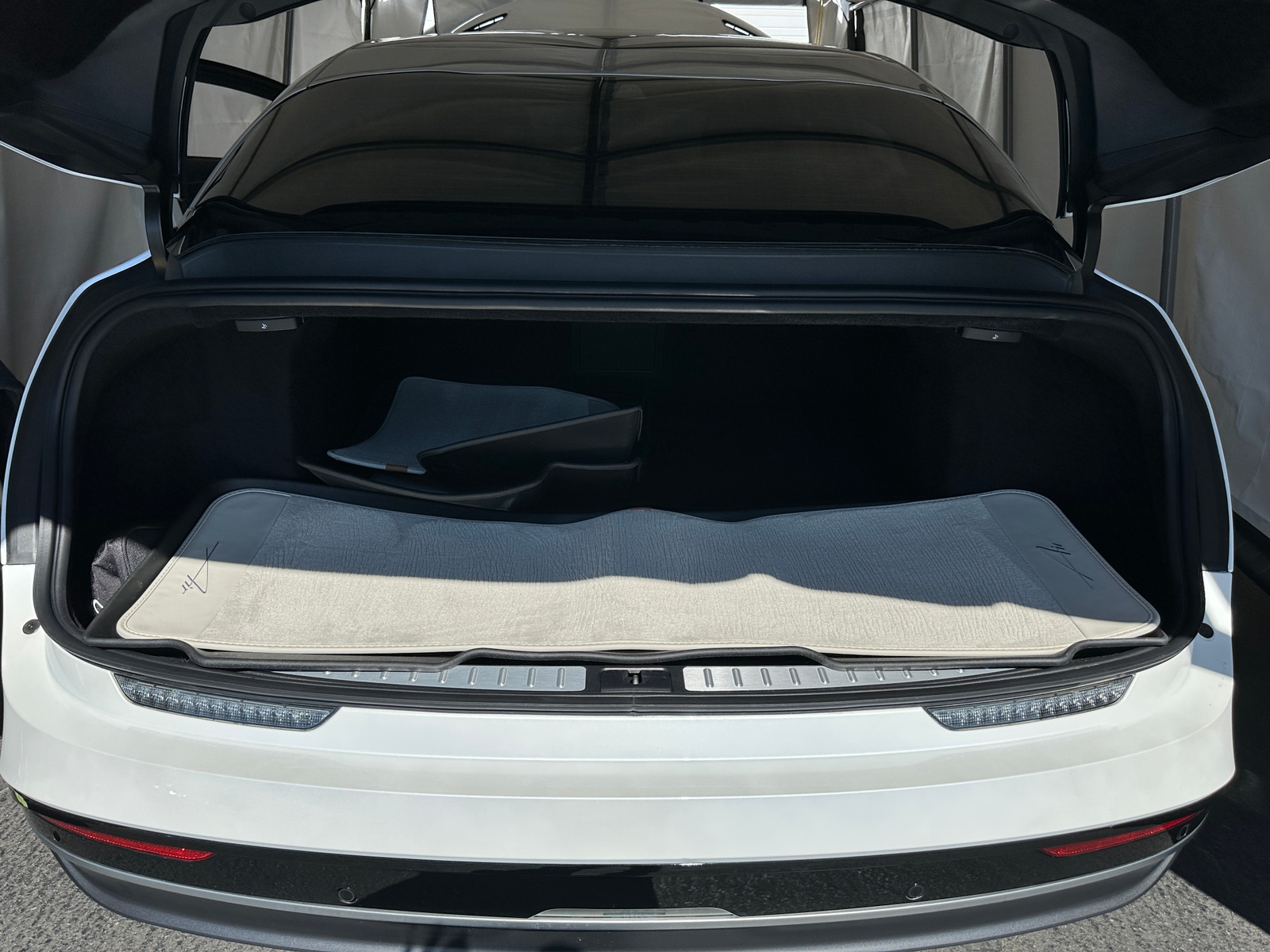 Thumbnail: 2023 Lucid Air - 6