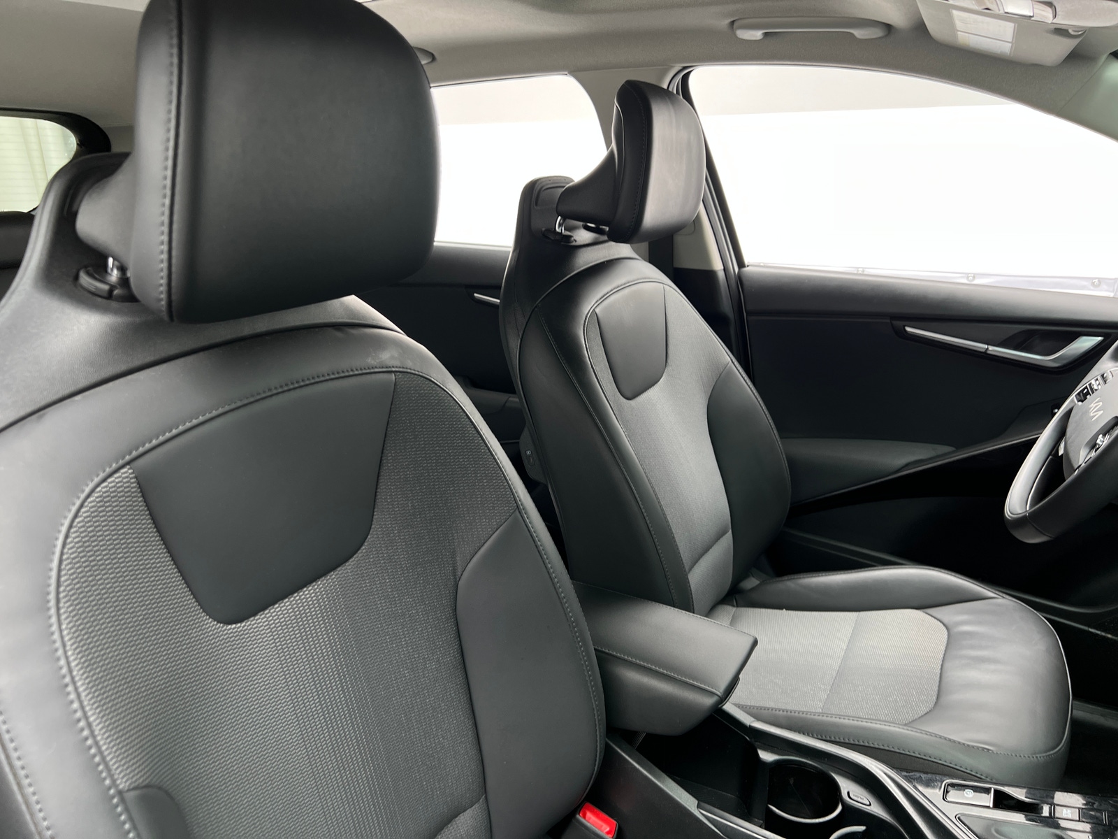 Thumbnail: 2023 Kia Niro - 2