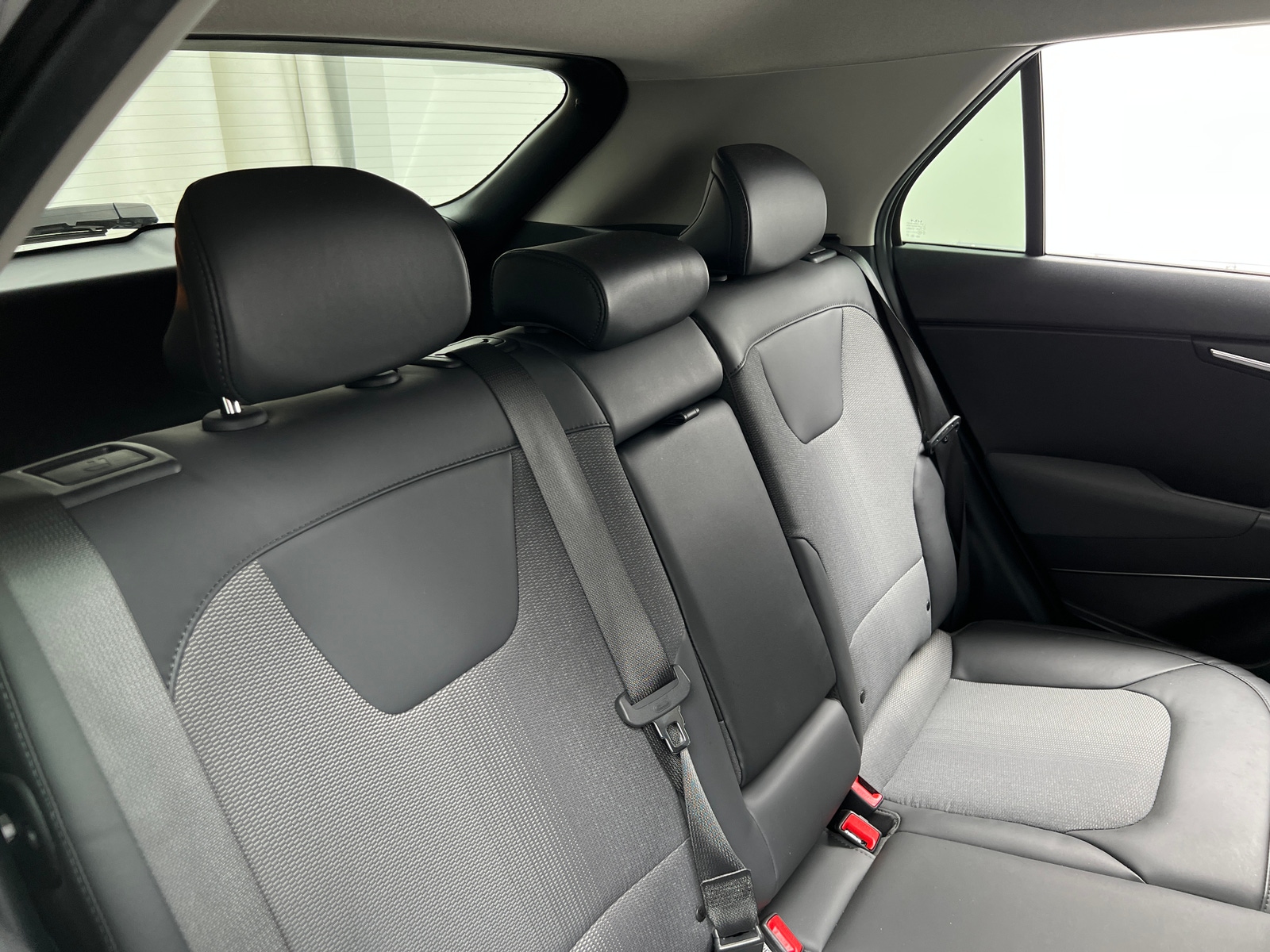 Thumbnail: 2023 Kia Niro - 6