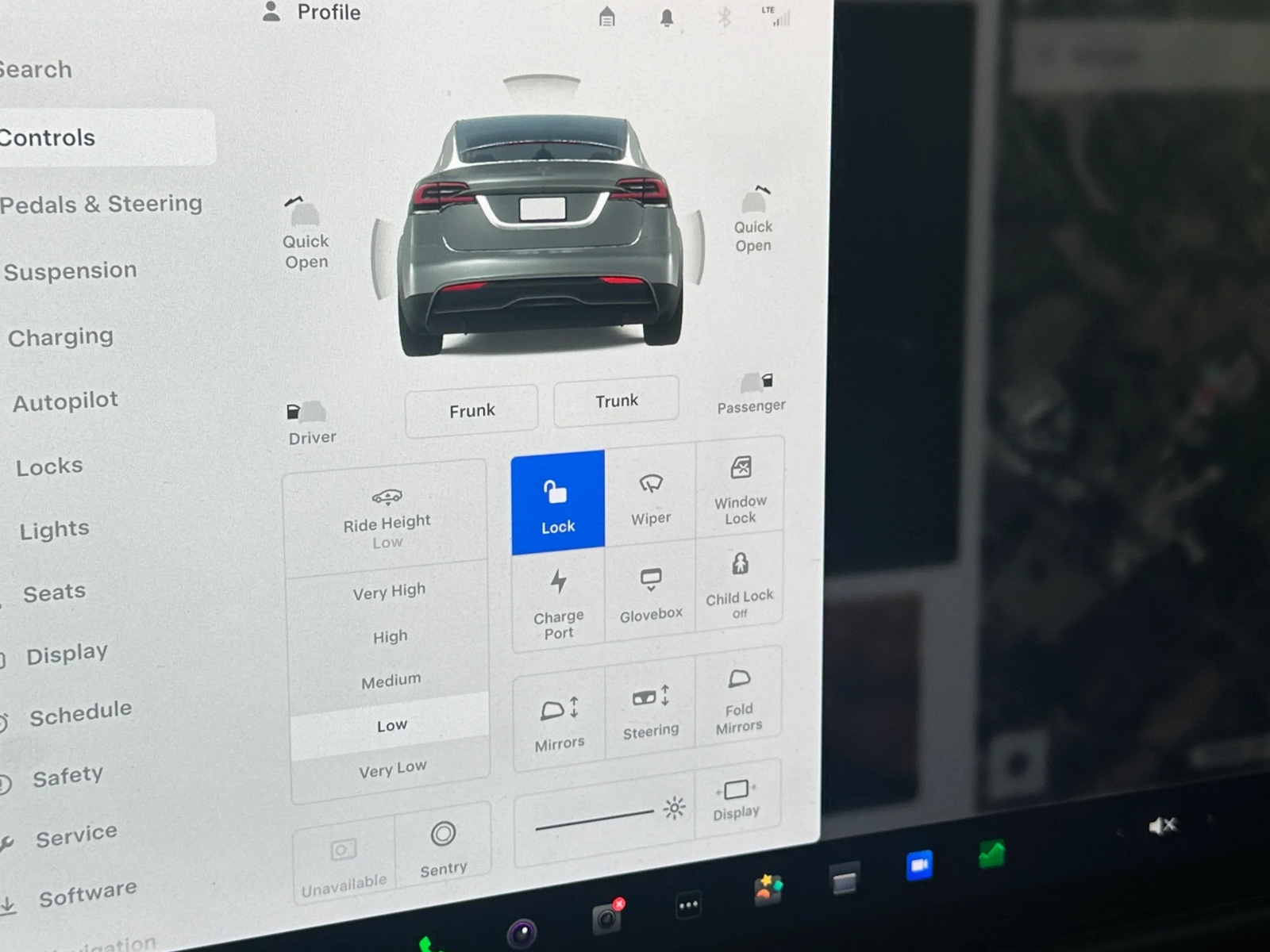 Thumbnail: 2022 Tesla Model X - 3
