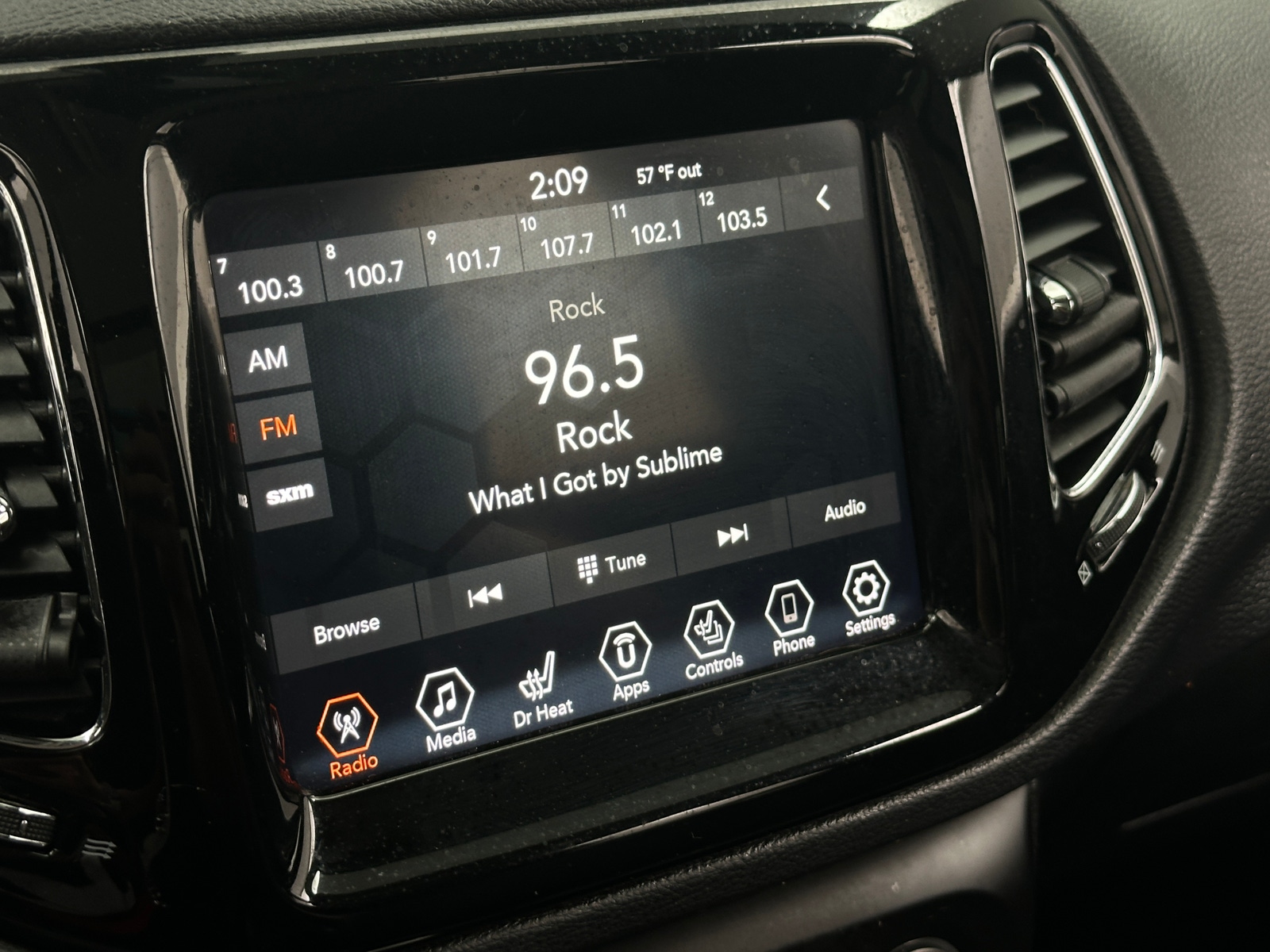 Thumbnail: 2019 Jeep Compass - 3