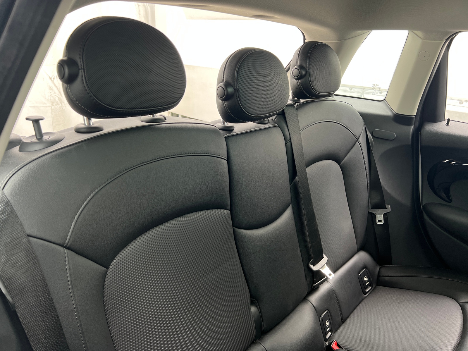 Thumbnail: 2015 MINI Cooper Hardtop - 5