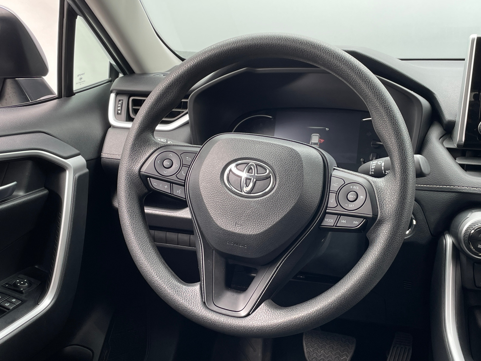 Thumbnail: 2025 Toyota RAV4 - 5