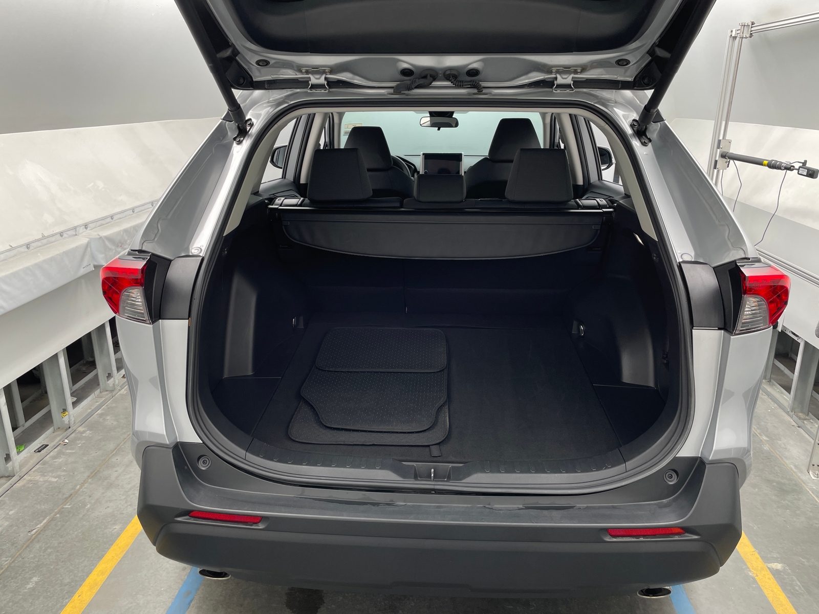 Thumbnail: 2025 Toyota RAV4 - 7