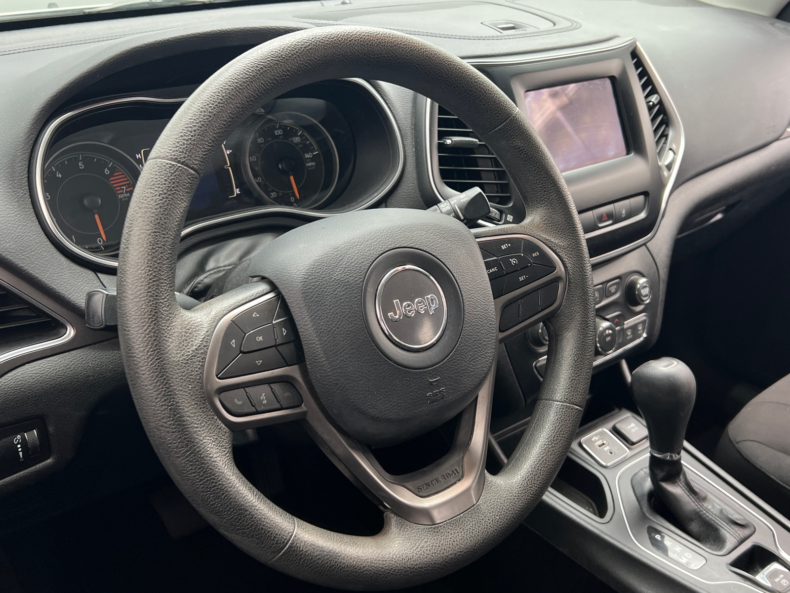 Thumbnail: 2021 Jeep Cherokee - 5