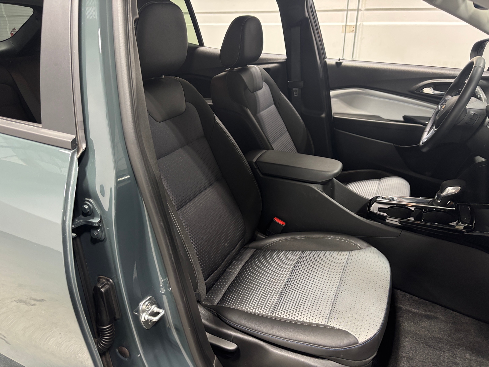 Thumbnail: 2025 Chevrolet Trax - 2