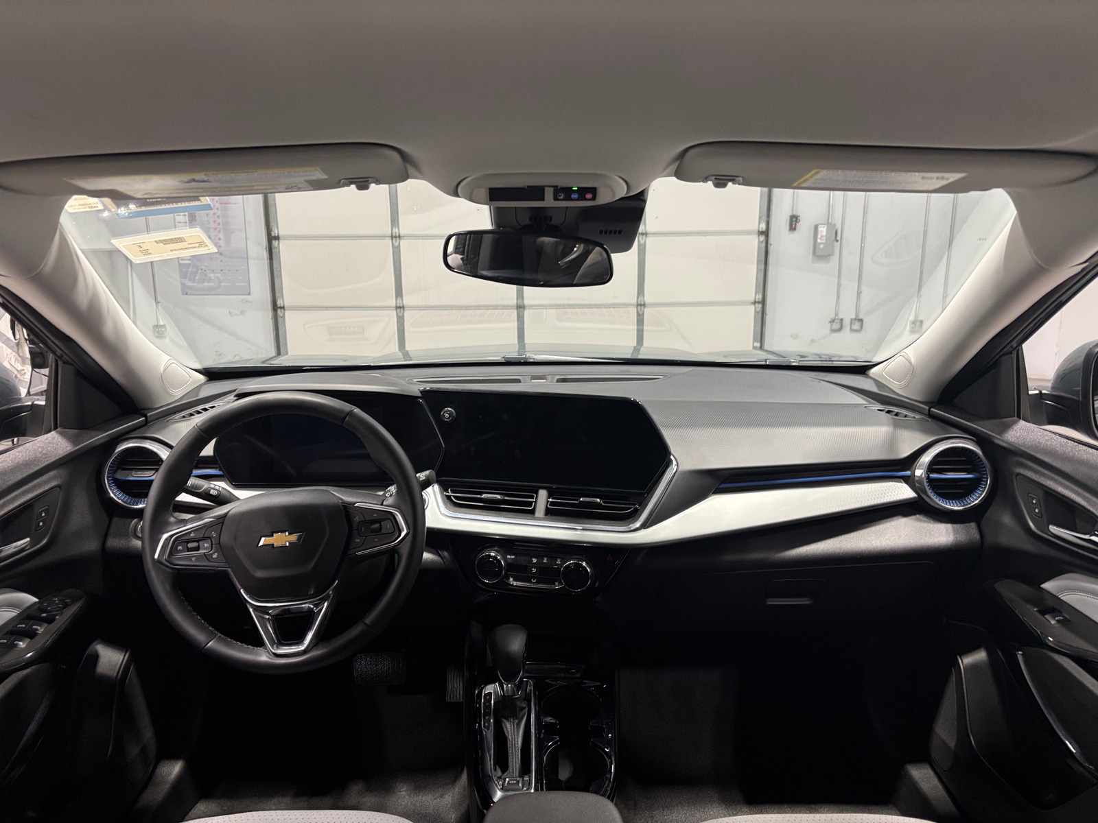 Thumbnail: 2025 Chevrolet Trax - 3