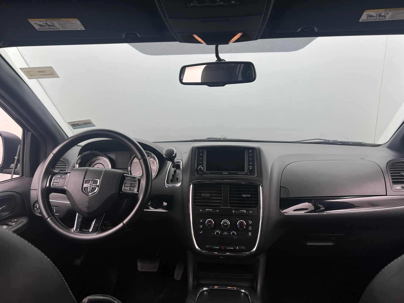 Thumbnail: 2017 Dodge Grand Caravan - 3