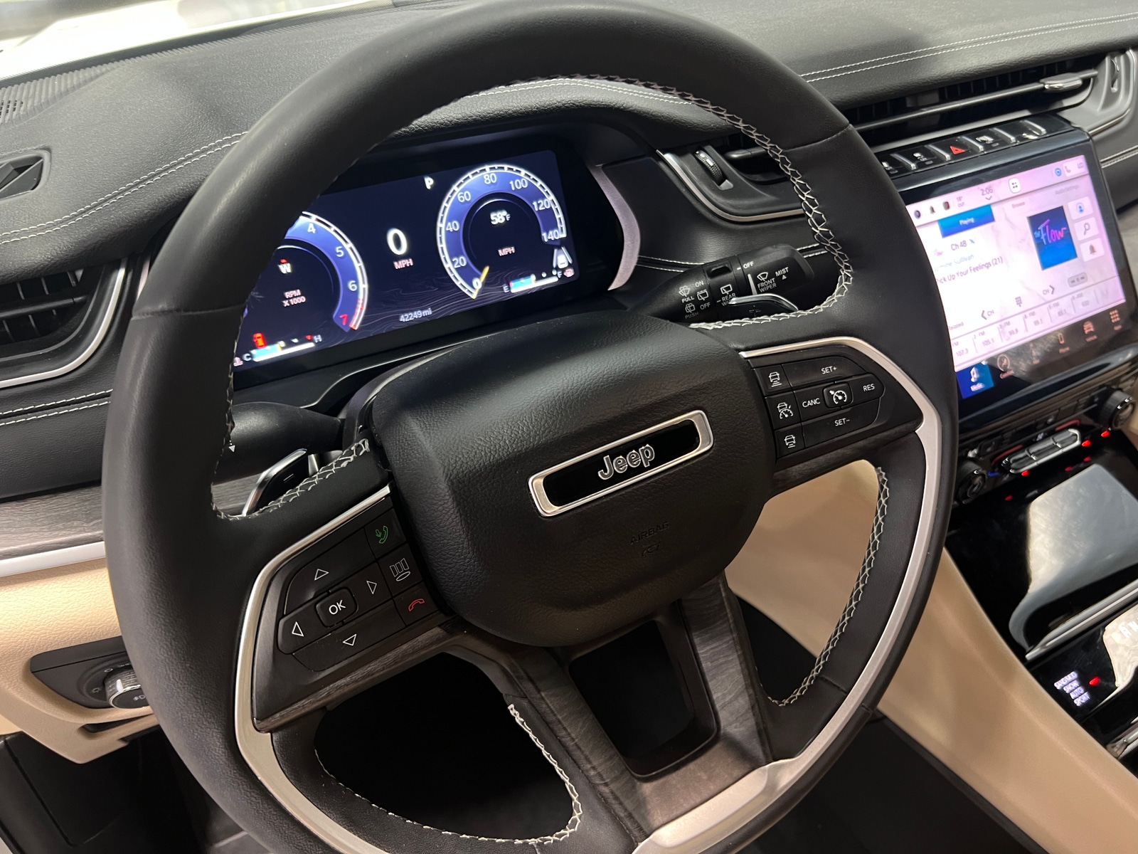 Thumbnail: 2023 Jeep Grand Cherokee - 4