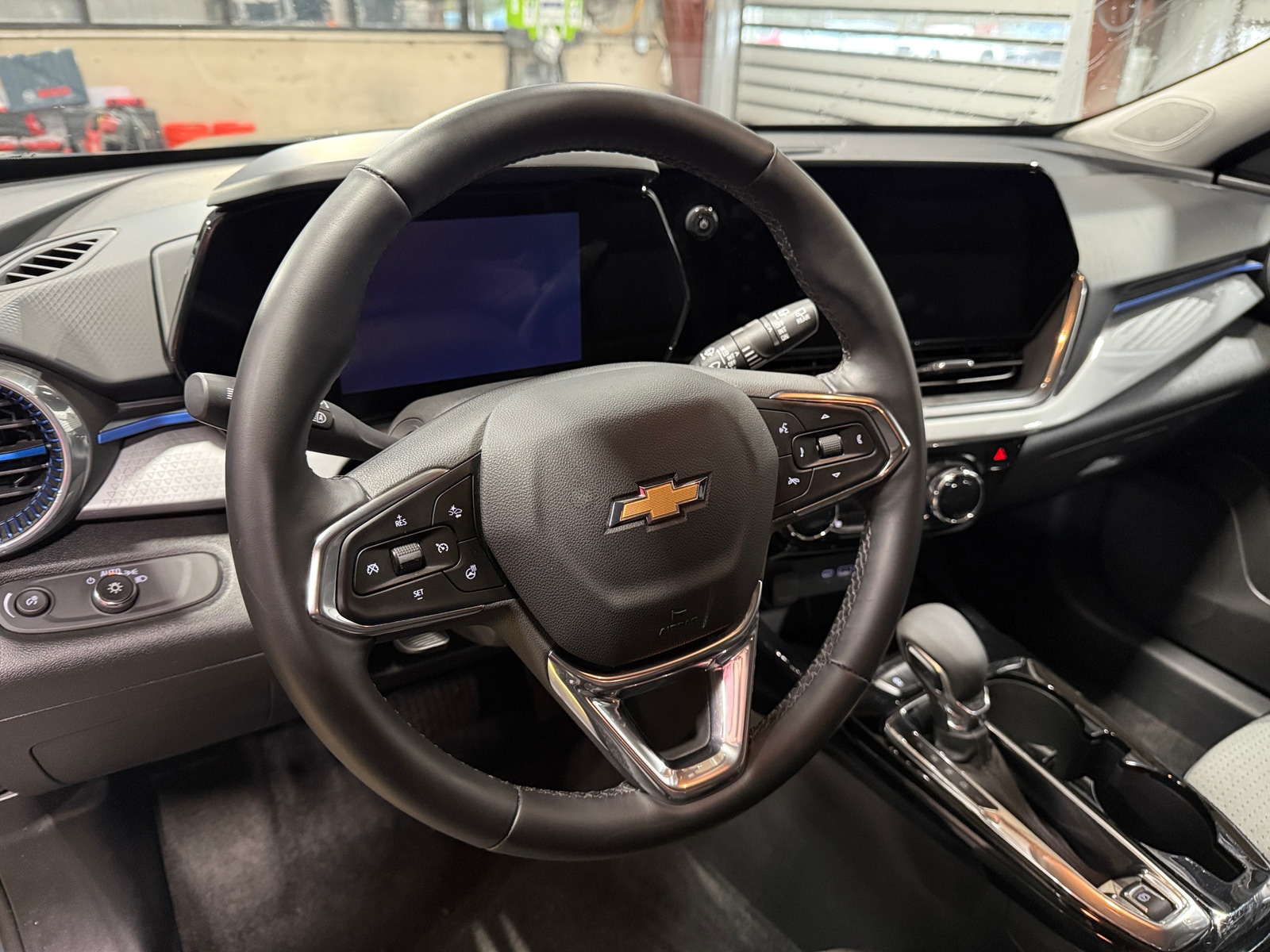 Thumbnail: 2025 Chevrolet Trax - 5