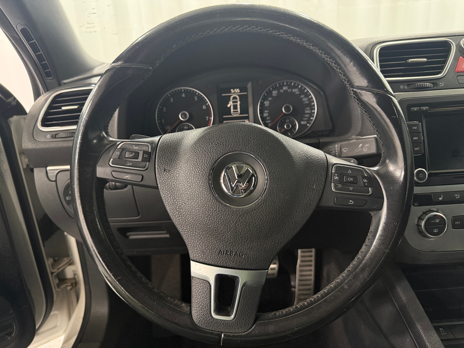 Thumbnail: 2013 Volkswagen Eos - 4