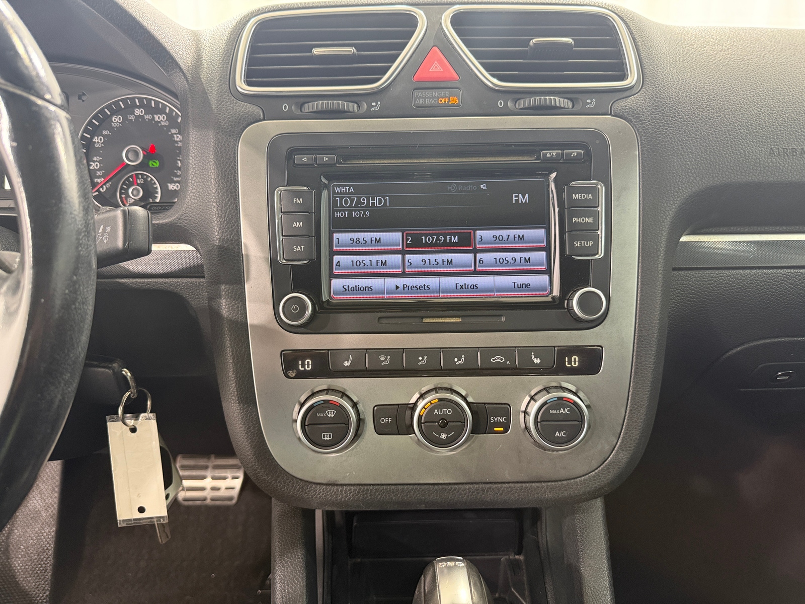 Thumbnail: 2013 Volkswagen Eos - 3