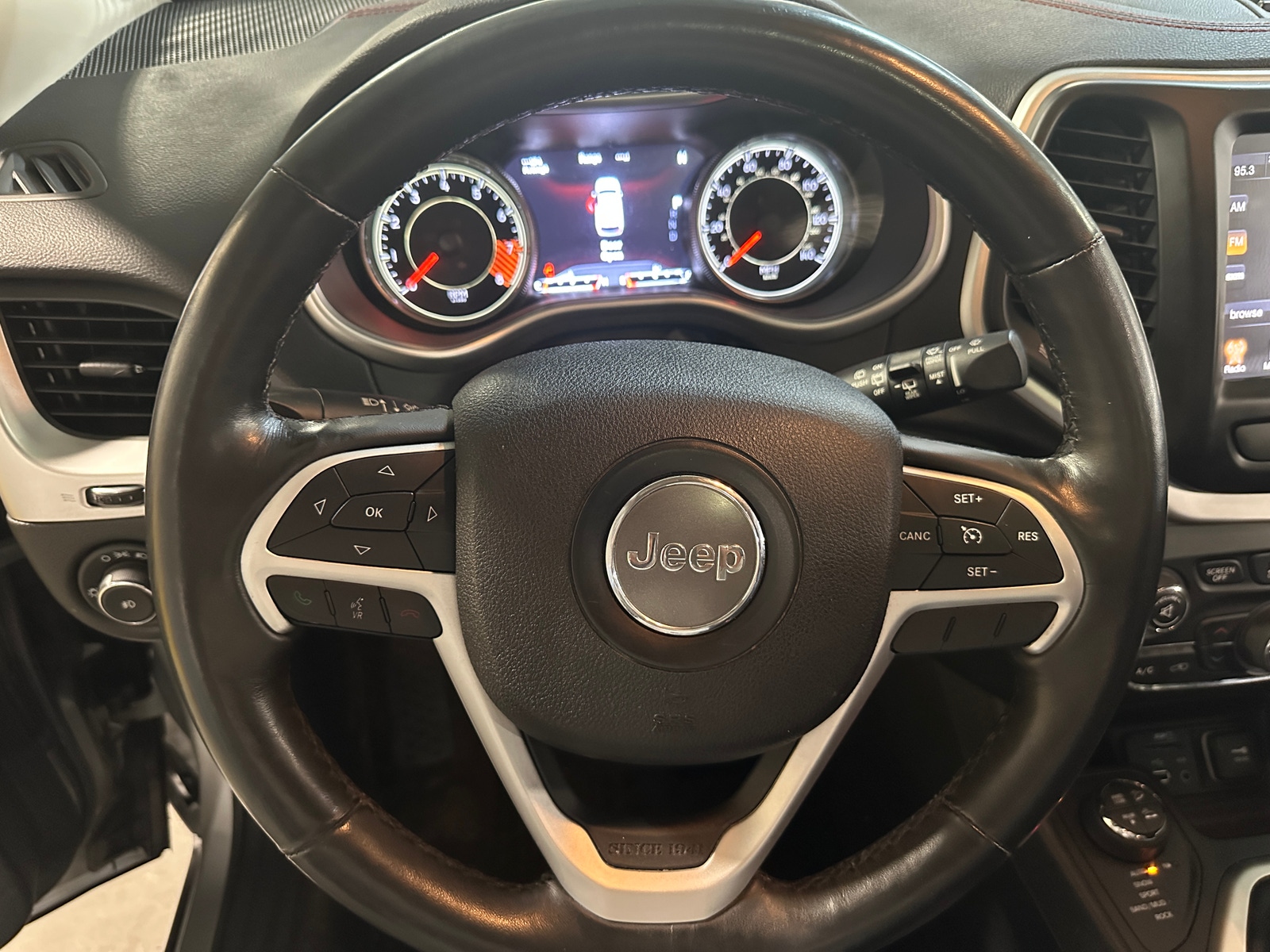 Thumbnail: 2015 Jeep Cherokee - 4